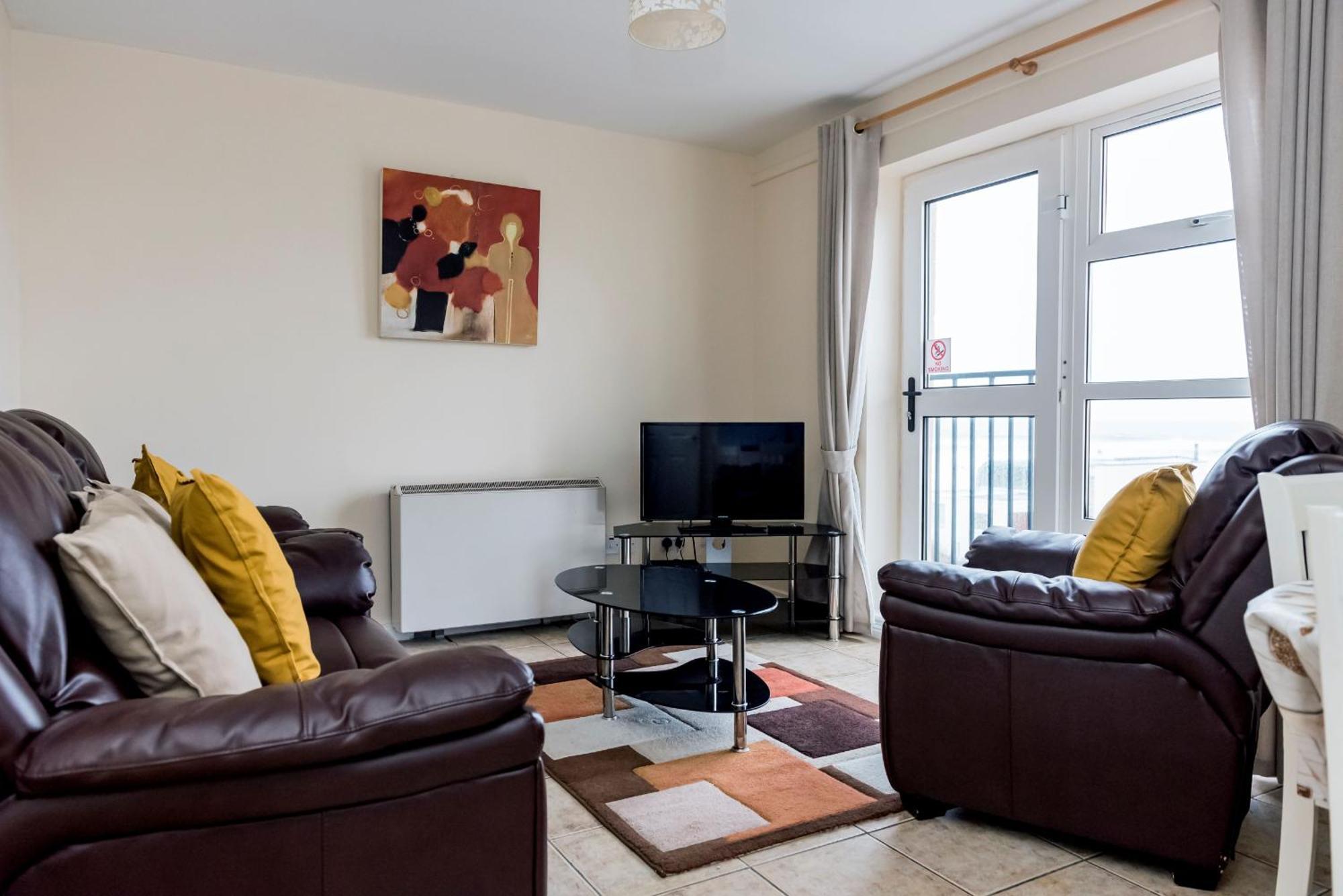 Marine Court Ground Floor Apartment バンドラン エクステリア 写真
